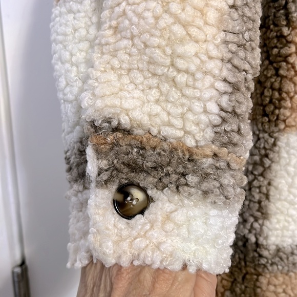 Plaid Sherpa Jacket - Cream and Tan Fully Lined (Relaxed Fit) - Picture 4 of 9